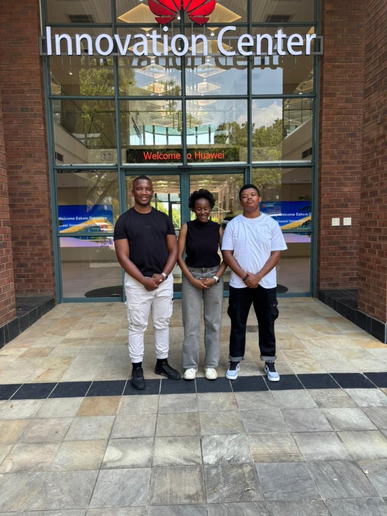 SMU students advance to global ICT finals