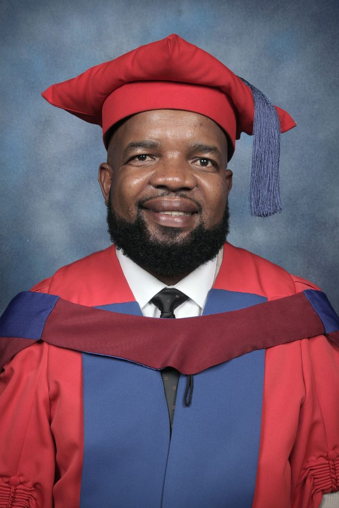 SMU researcher earns PhD in entrepreneurship (1)