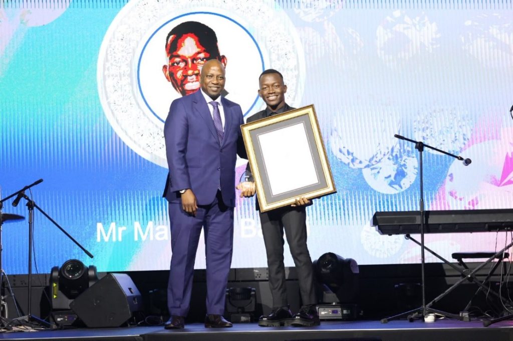 SMU student honoured with National Young Pioneer Award (1)